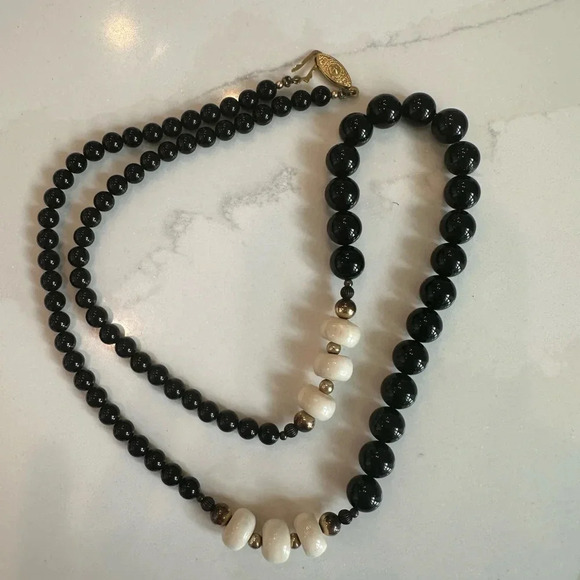 Vintage Beaded Black and White Beaded Necklace - Picture 1 of 4